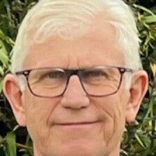 Dr Geoff Hunt